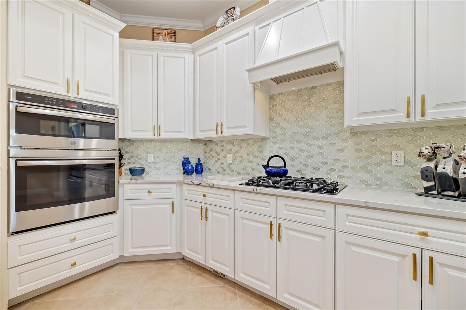 Image 10 of 98 For 915 Maritime Court