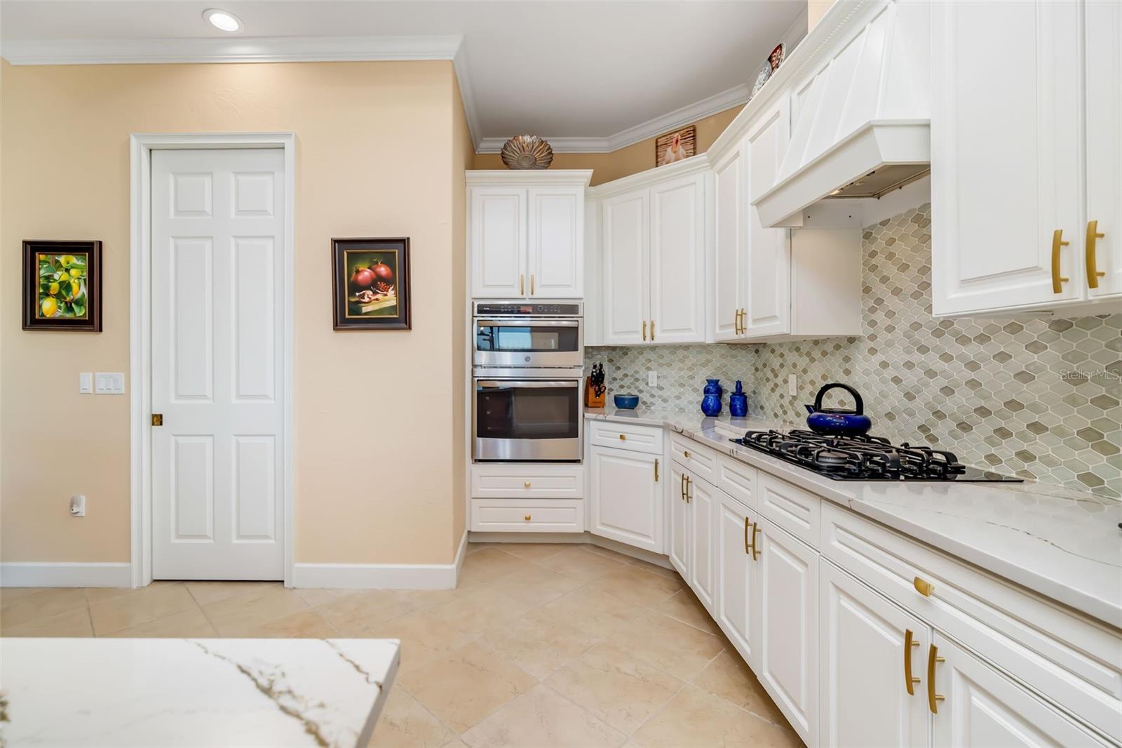 Image 11 of 98 For 915 Maritime Court