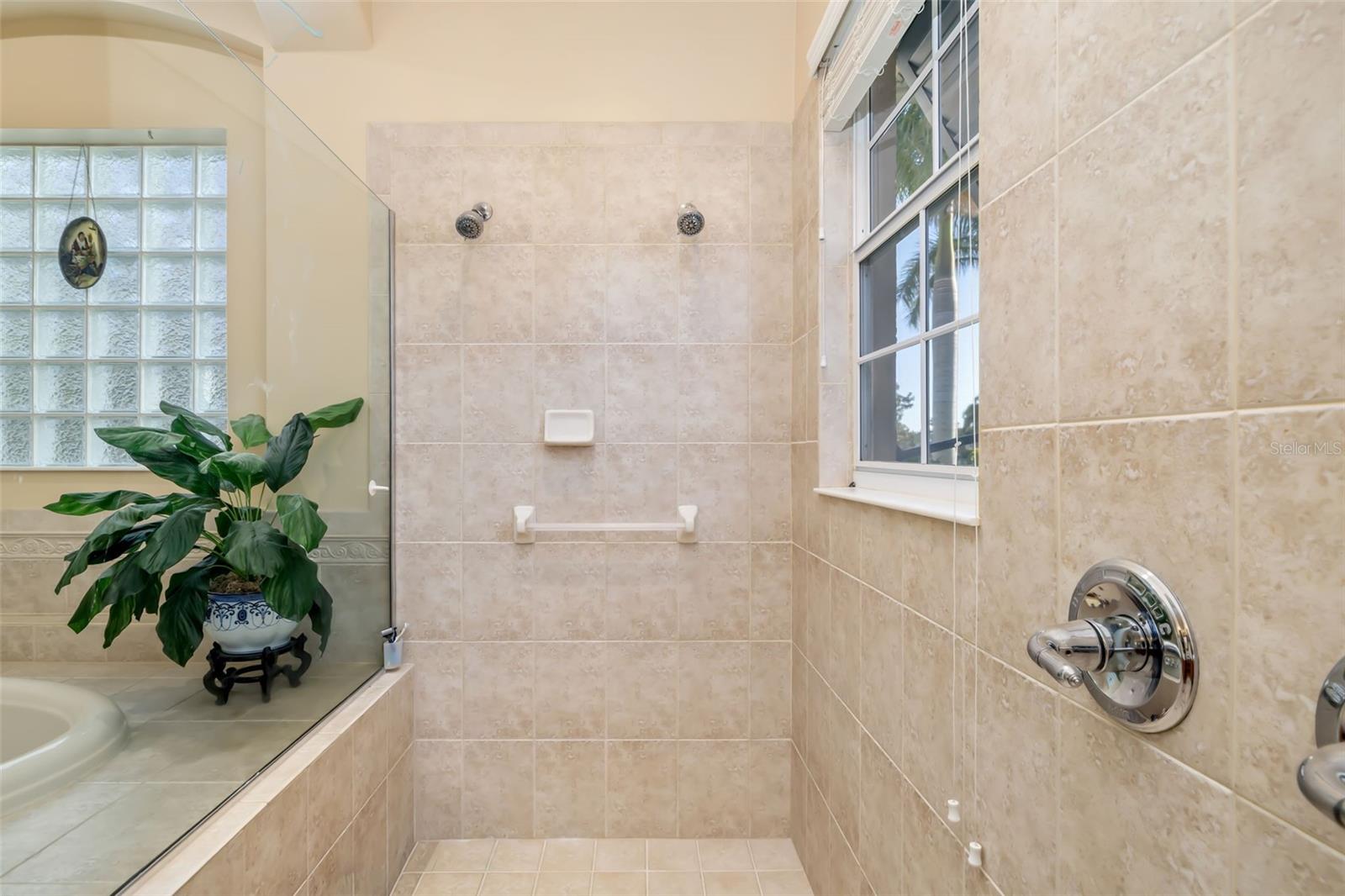 Image 38 of 98 For 915 Maritime Court