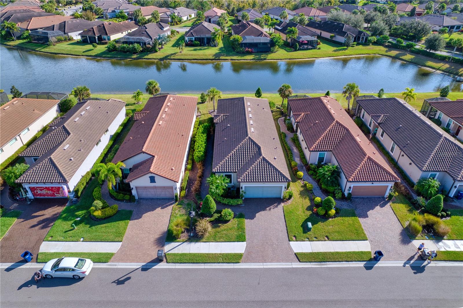 Image 6 of 54 For 10114 Highland Park Place