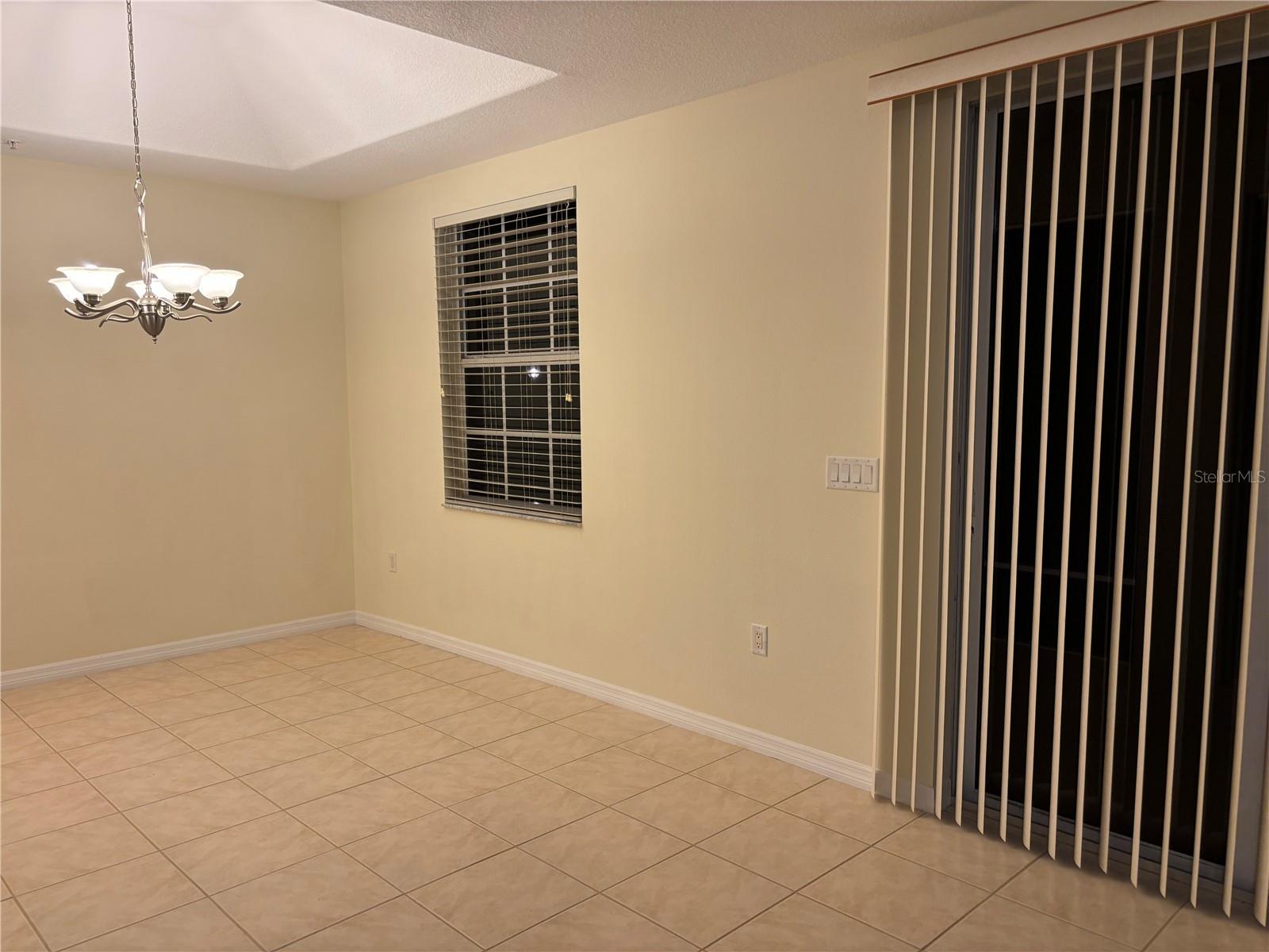 Image 10 of 32 For 3971 Square East Lane 8