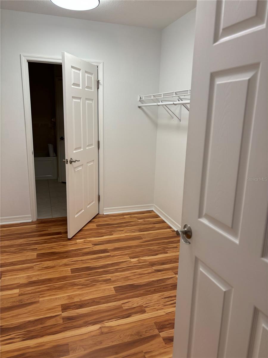 Image 26 of 32 For 3971 Square East Lane 8