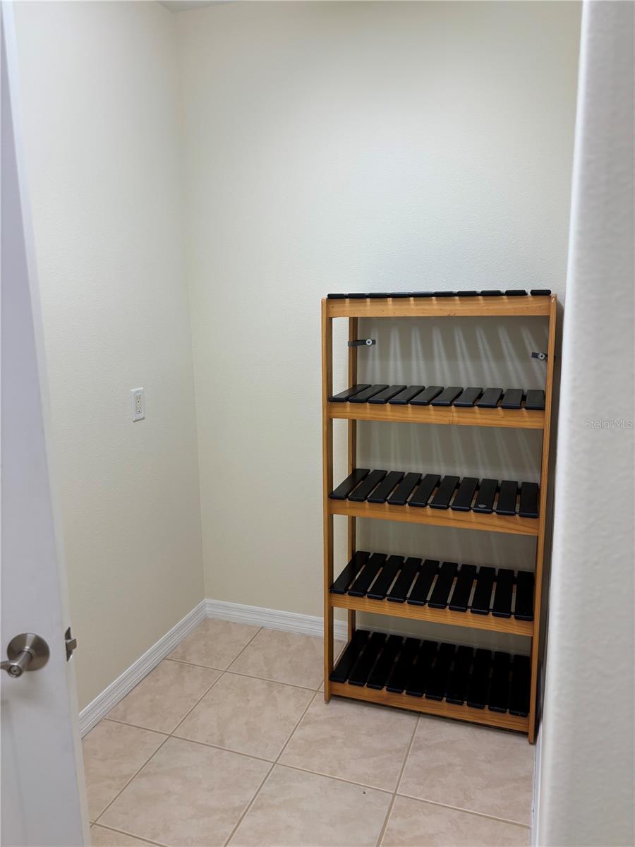 Image 29 of 32 For 3971 Square East Lane 8