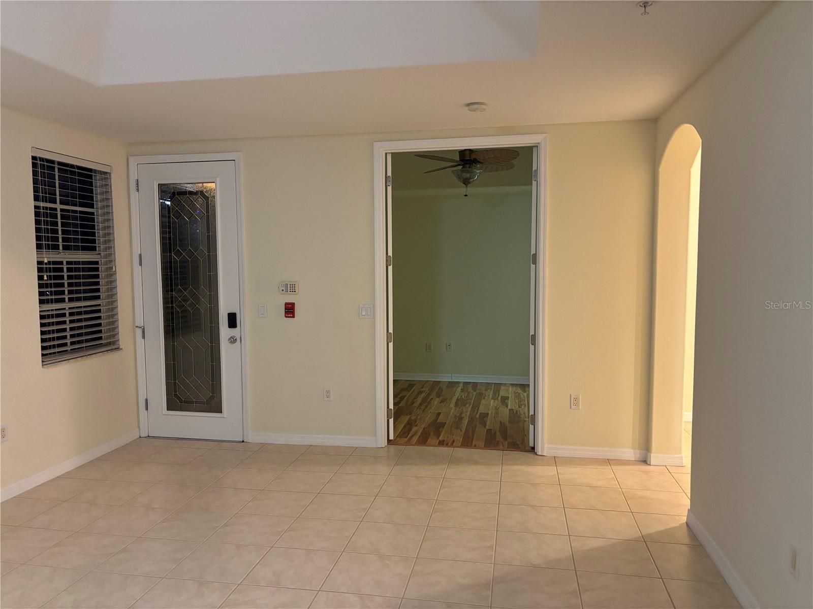 Image 4 of 32 For 3971 Square East Lane 8