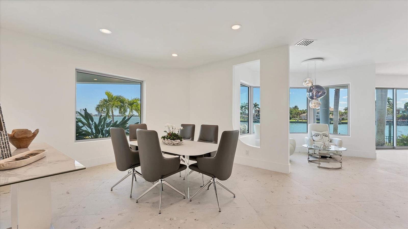 Image 13 of 97 For 259 Robin Drive