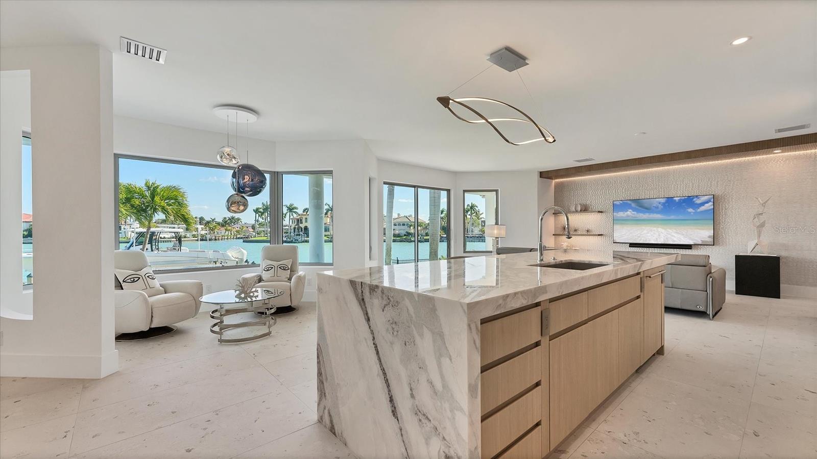 Image 26 of 97 For 259 Robin Drive