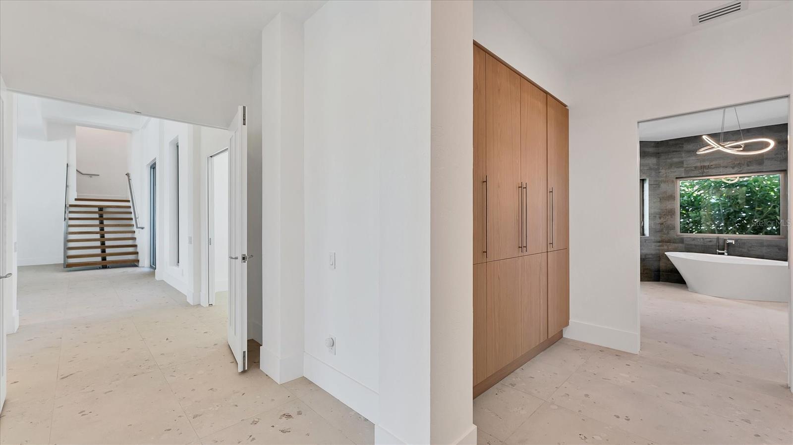 Image 33 of 97 For 259 Robin Drive