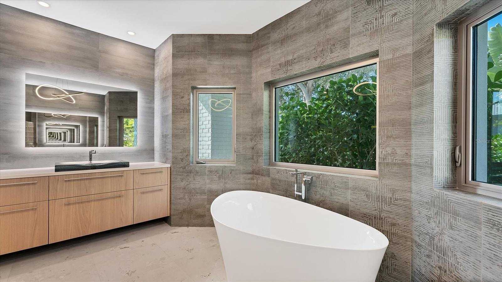 Image 41 of 97 For 259 Robin Drive