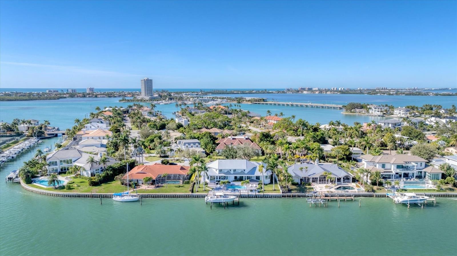 Image 5 of 97 For 259 Robin Drive