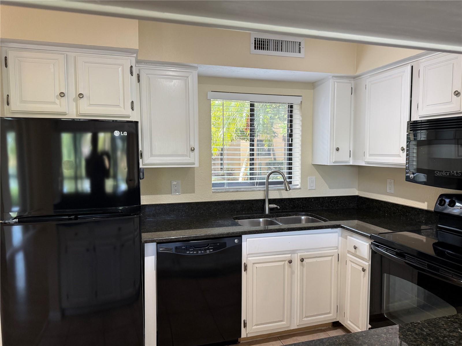 Image 11 of 53 For 5697 Ashton Lake Drive 6