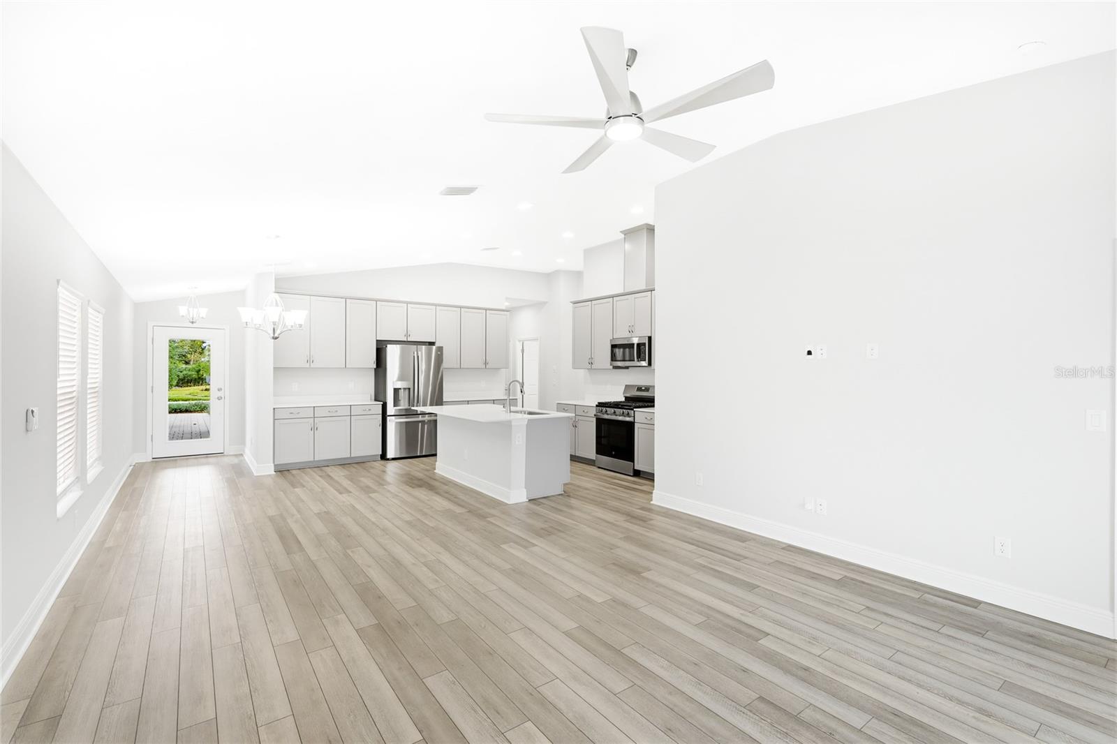 Image 12 of 60 For 12403 Oak Hill Way