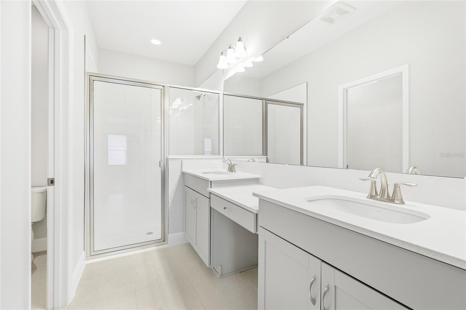 Image 17 of 60 For 12403 Oak Hill Way