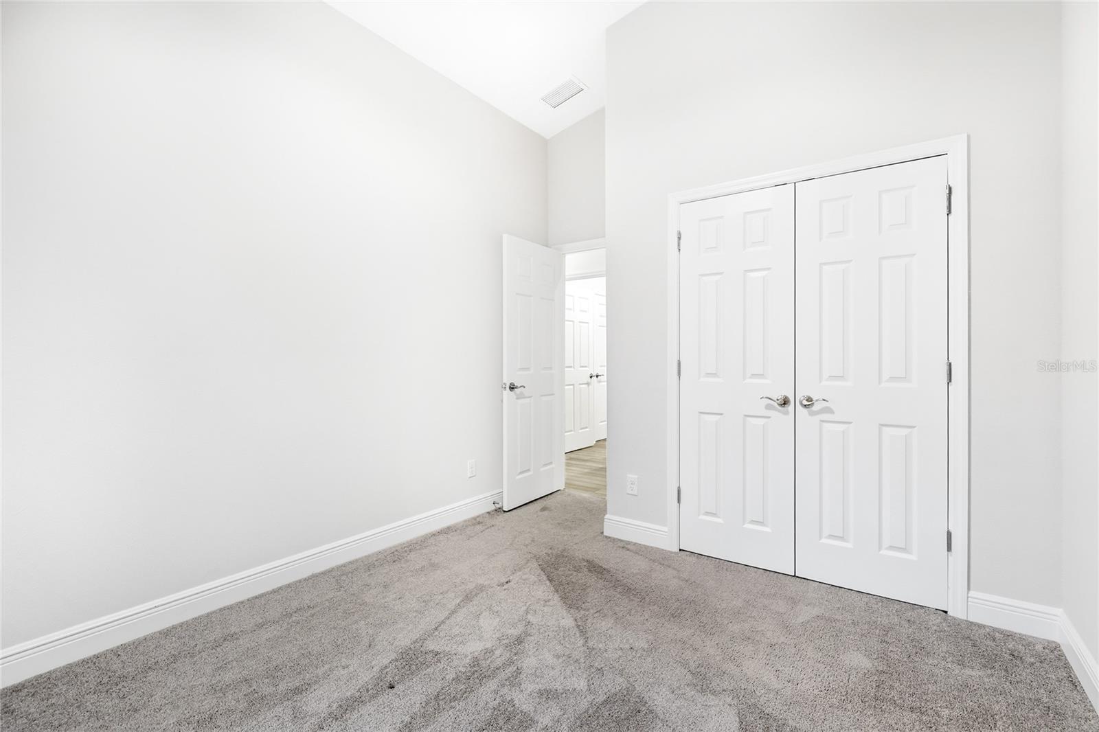 Image 20 of 60 For 12403 Oak Hill Way