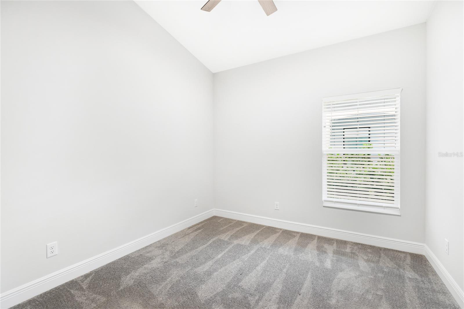 Image 22 of 60 For 12403 Oak Hill Way