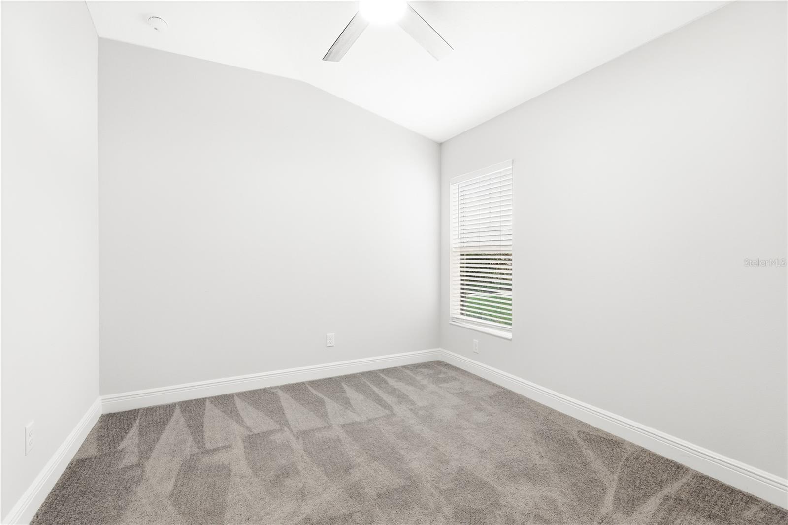 Image 26 of 60 For 12403 Oak Hill Way