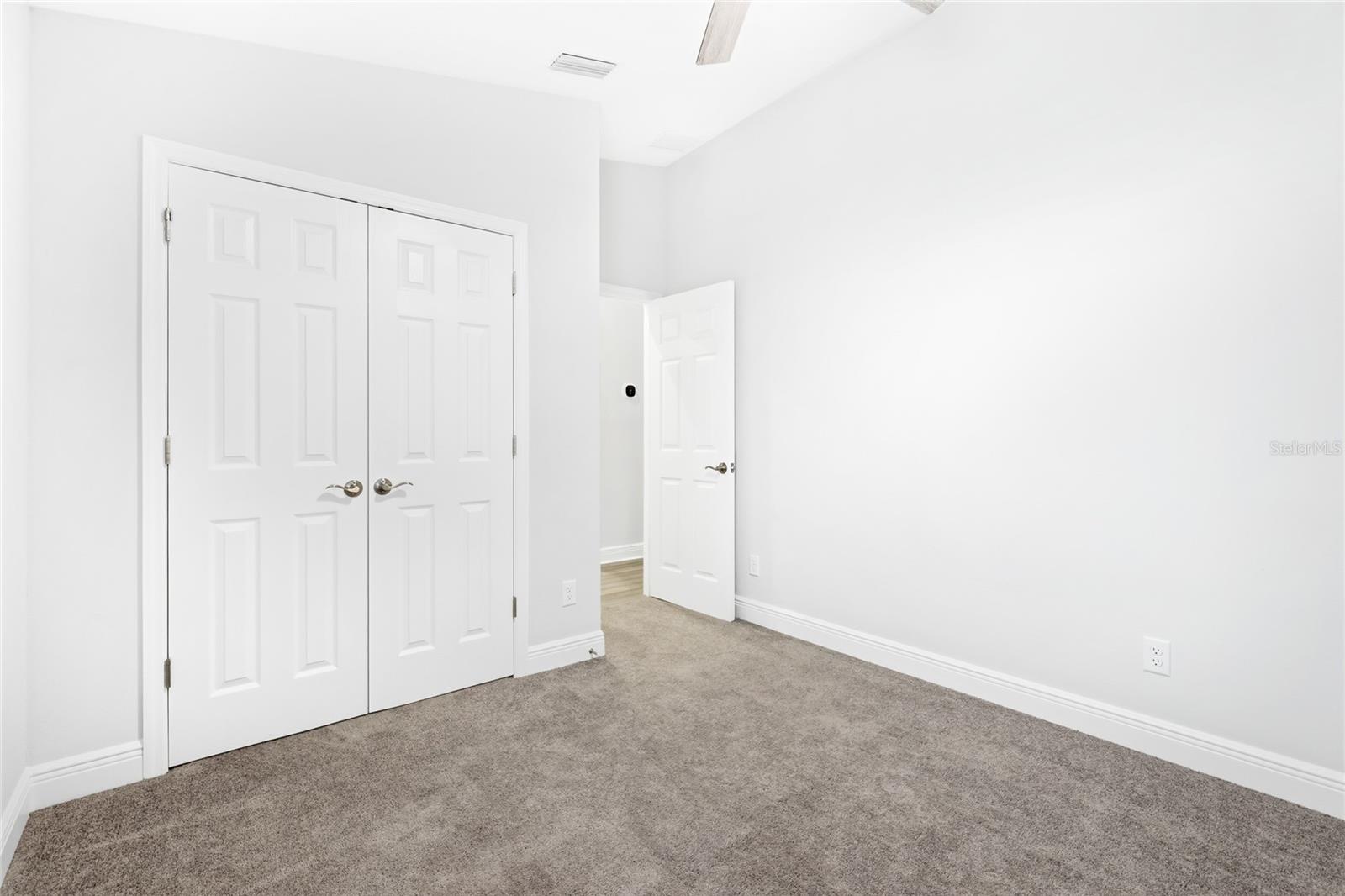 Image 27 of 60 For 12403 Oak Hill Way