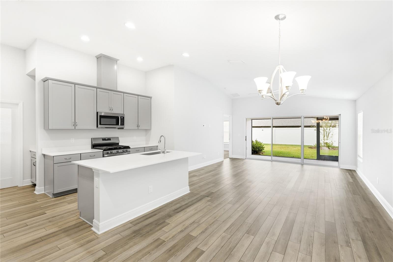 Image 8 of 60 For 12403 Oak Hill Way