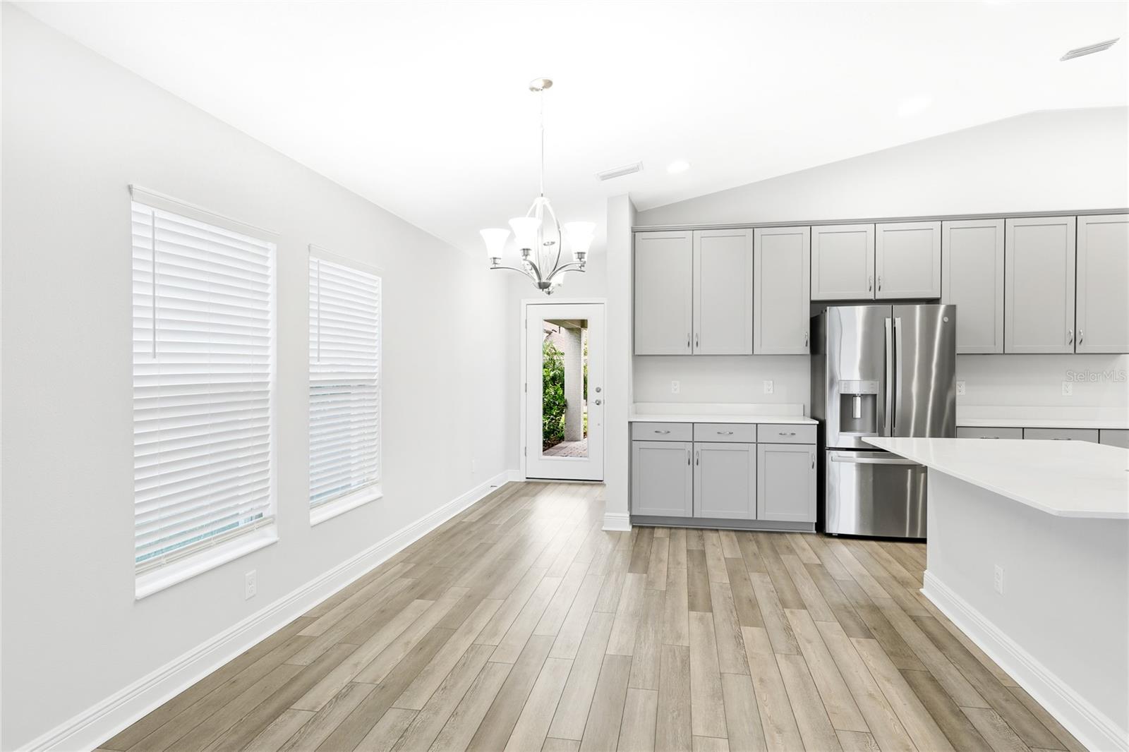 Image 9 of 60 For 12403 Oak Hill Way