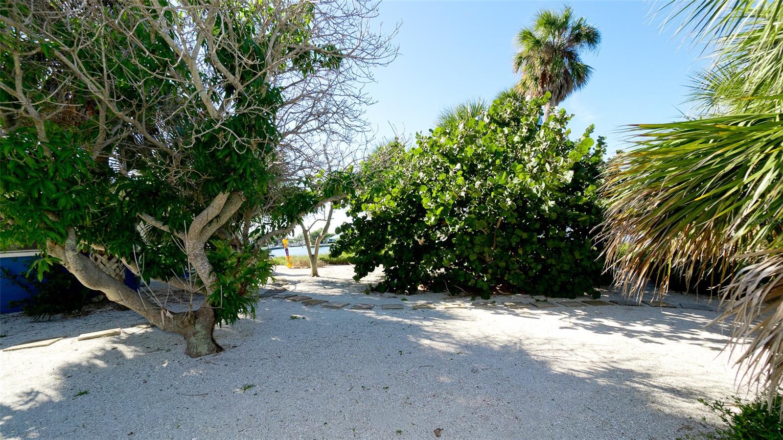 Image 3 of 28 For 627 Concord Lane