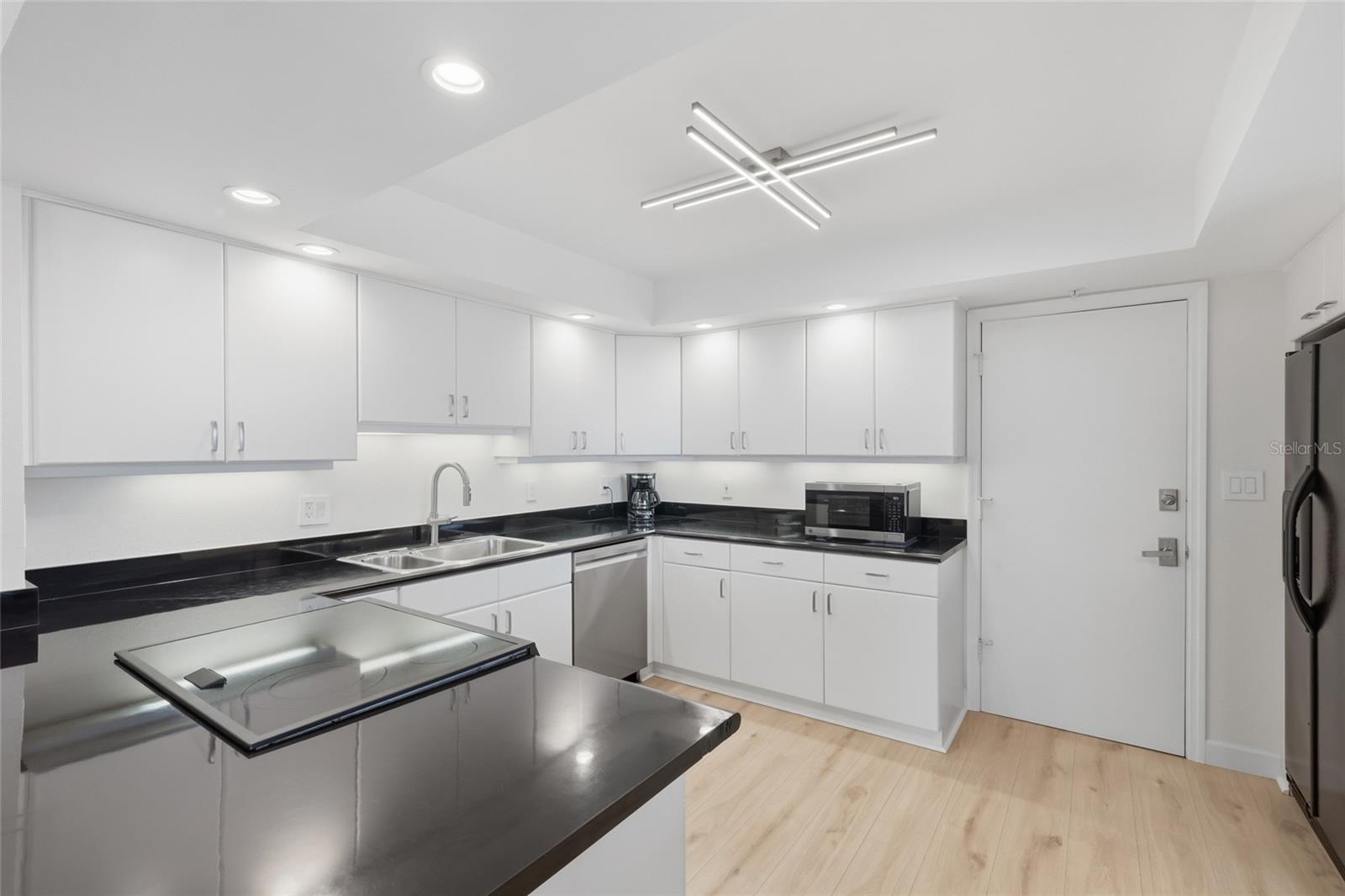 Image 10 of 58 For 2295 Gulf Of Mexico Drive 64s