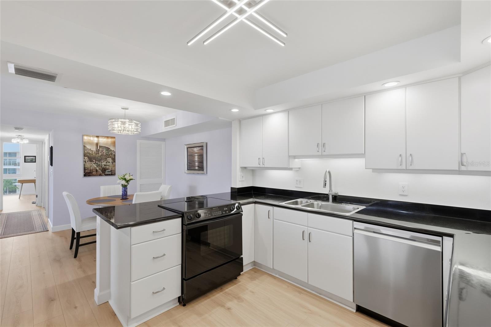 Image 11 of 58 For 2295 Gulf Of Mexico Drive 64s