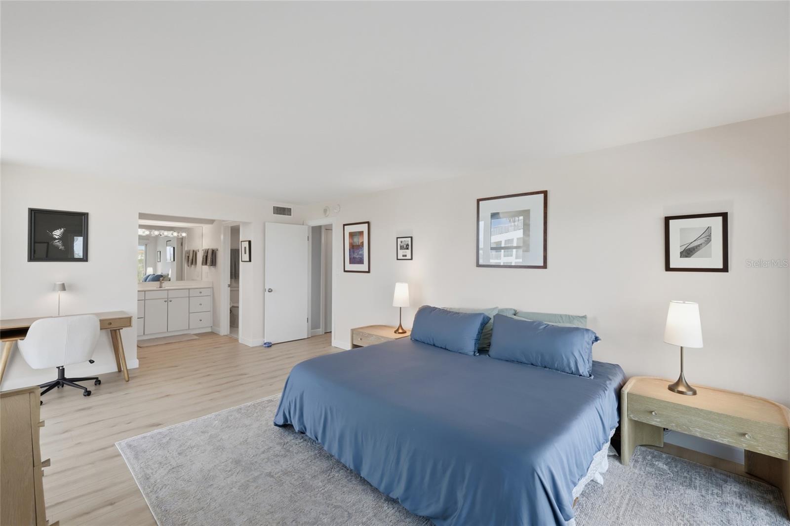 Image 22 of 58 For 2295 Gulf Of Mexico Drive 64s