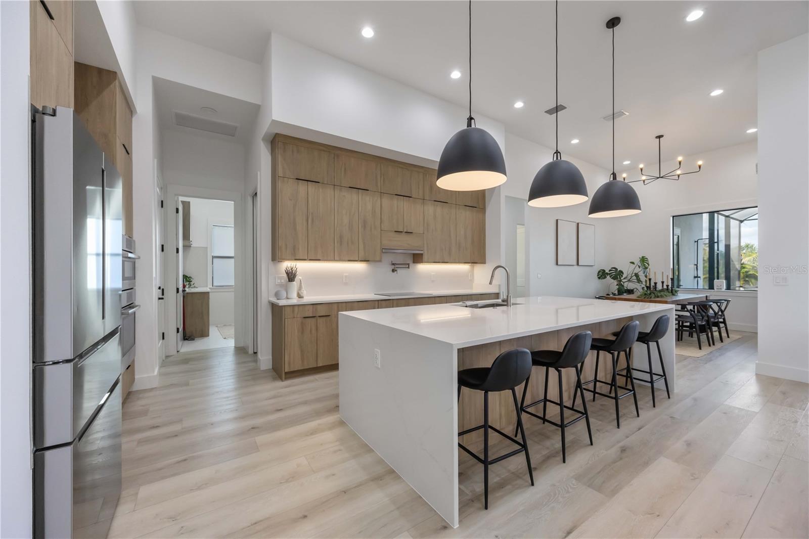 Image 13 of 66 For 8 Idle Court