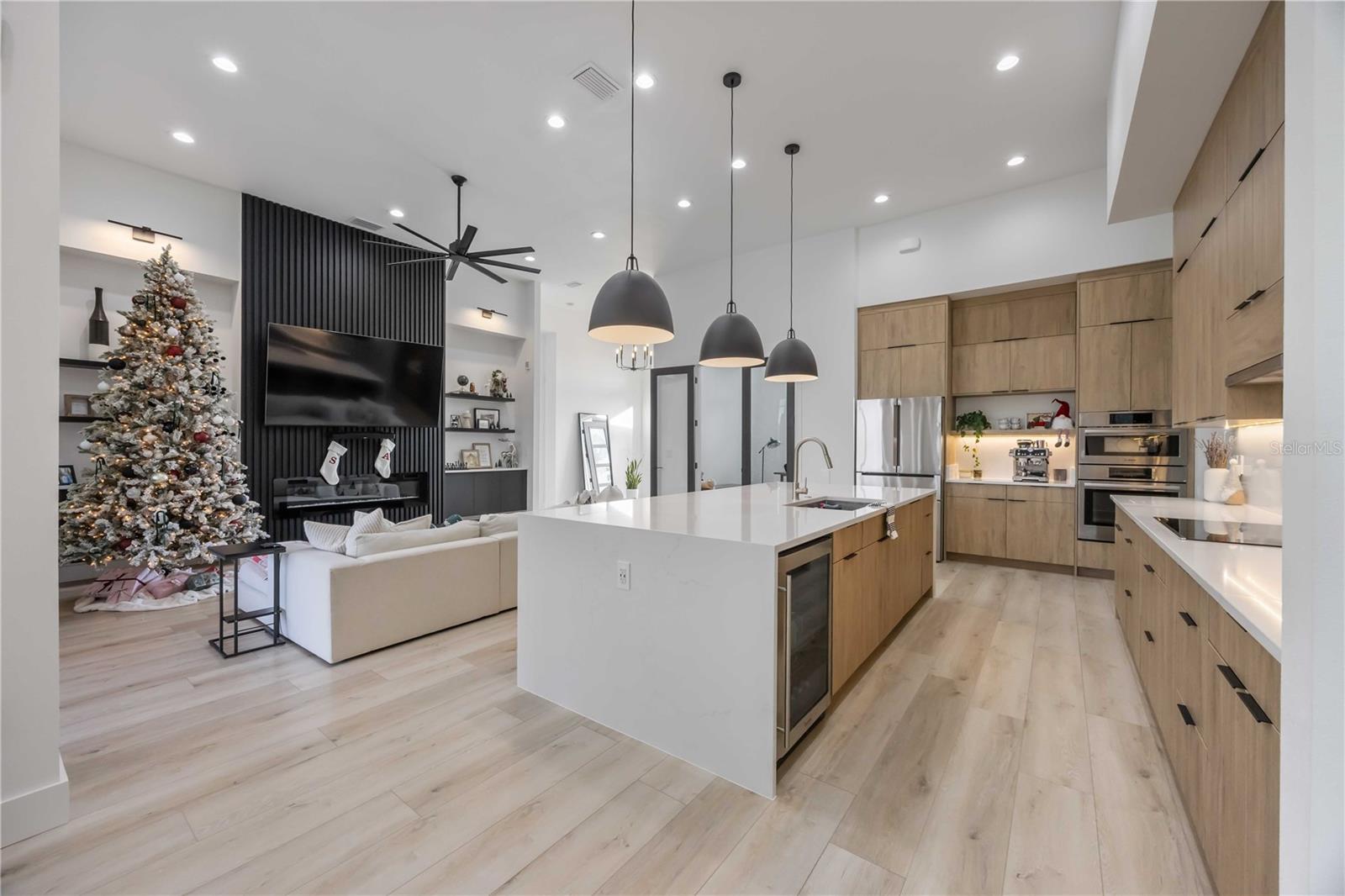 Image 15 of 66 For 8 Idle Court