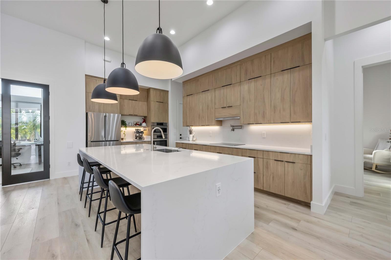 Image 16 of 66 For 8 Idle Court