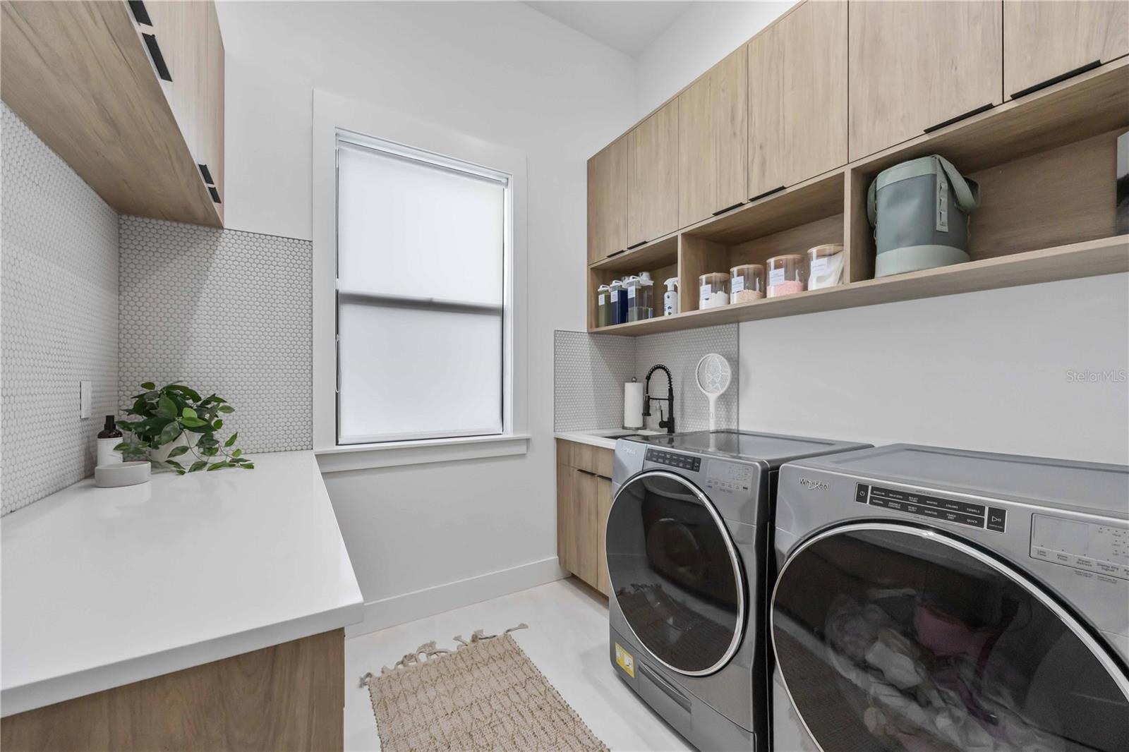 Image 29 of 66 For 8 Idle Court