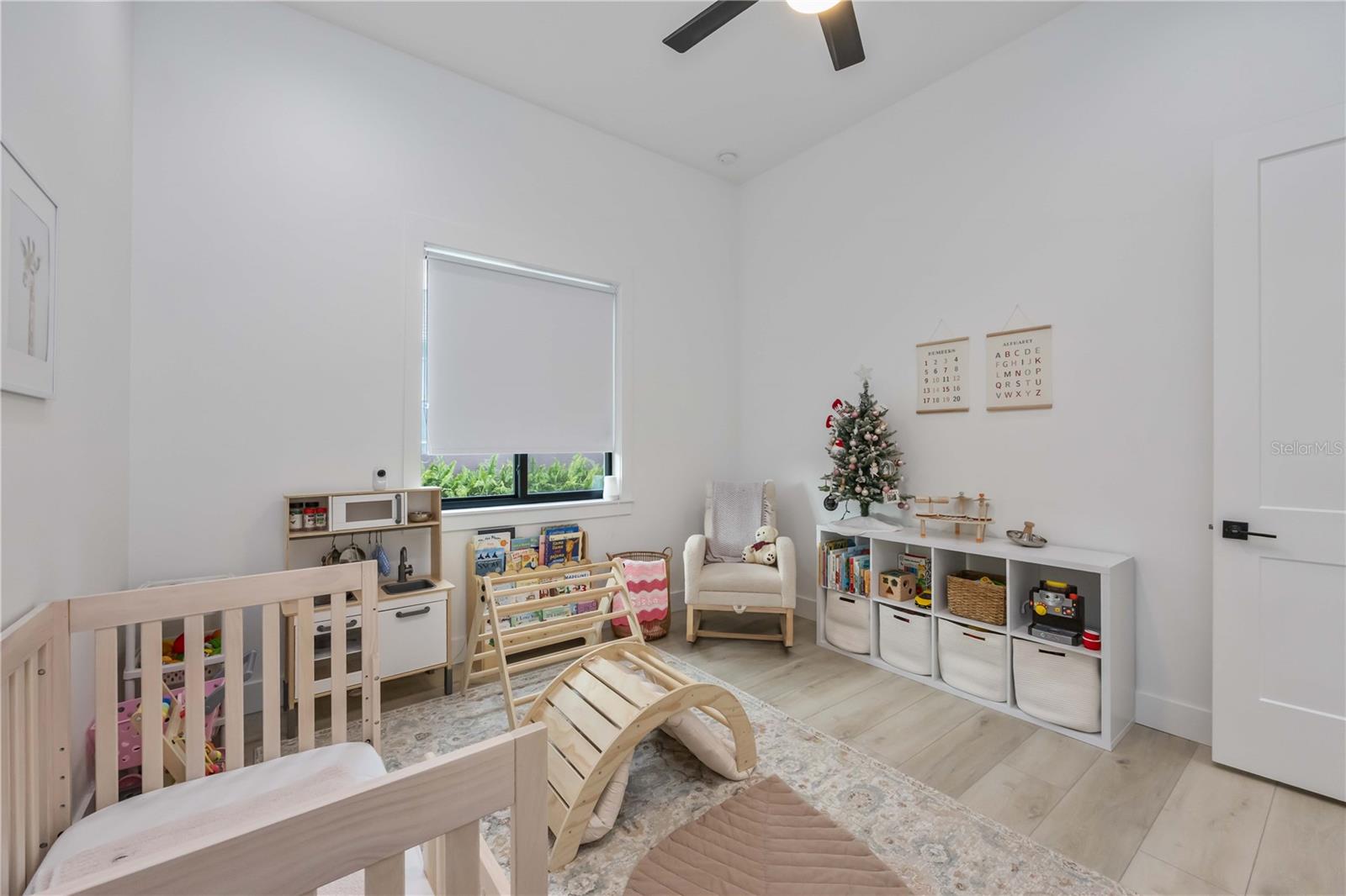 Image 31 of 66 For 8 Idle Court