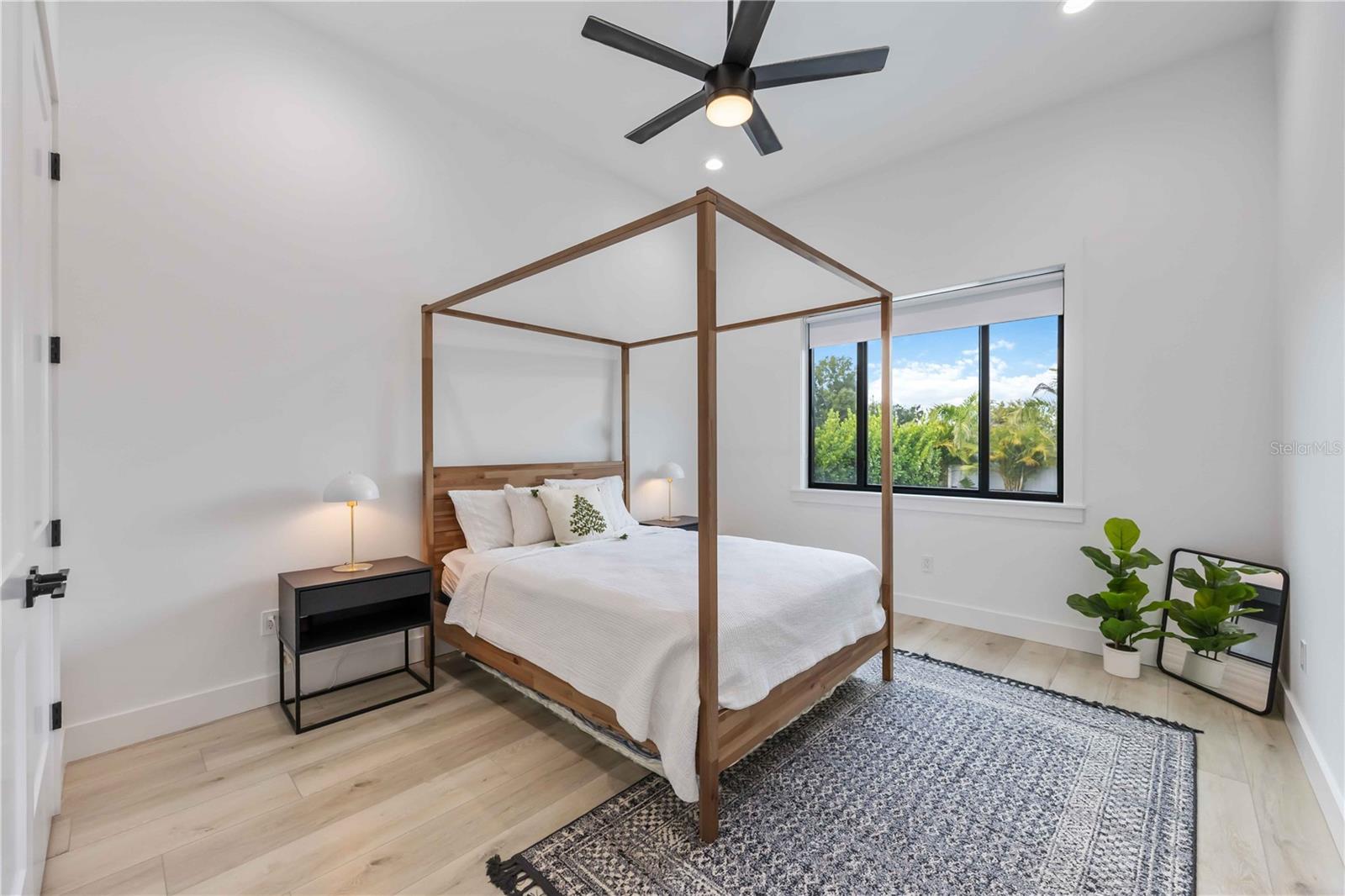 Image 35 of 66 For 8 Idle Court