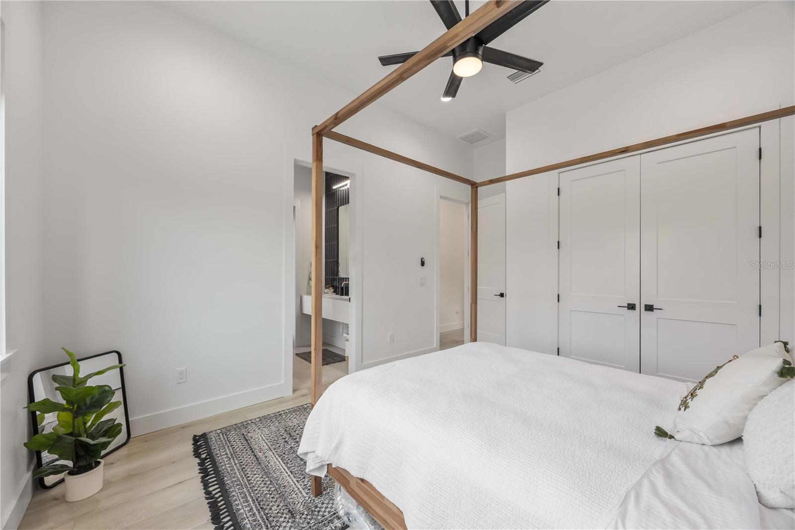 Image 37 of 66 For 8 Idle Court