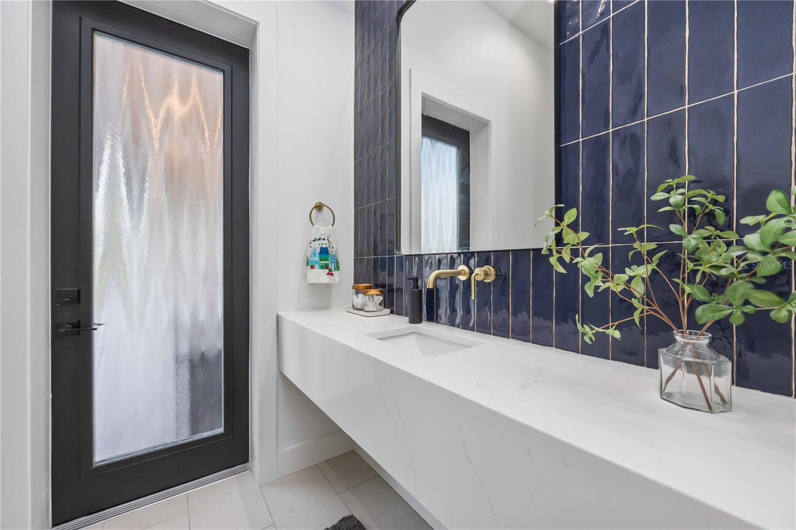 Image 39 of 66 For 8 Idle Court