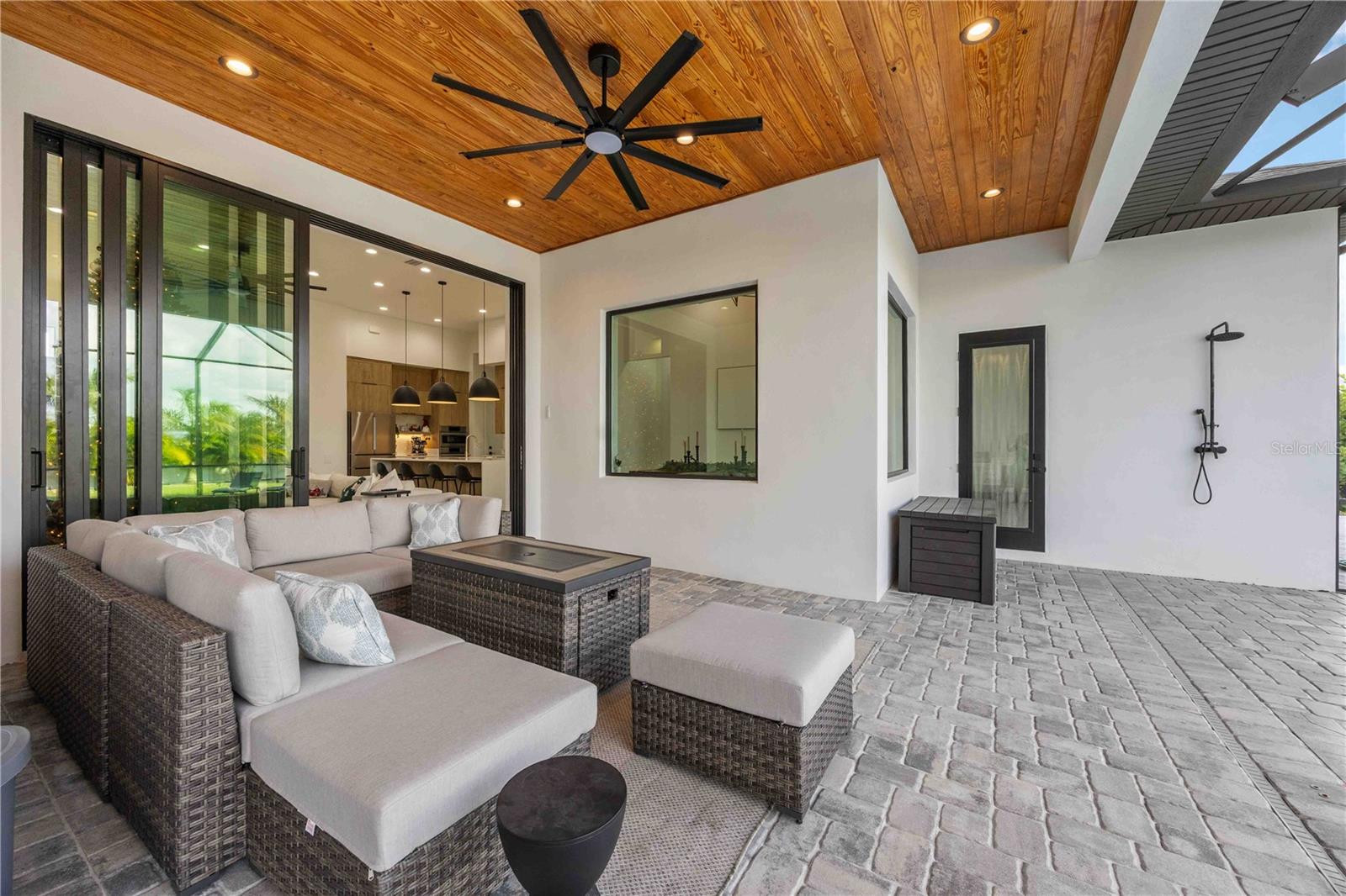 Image 44 of 66 For 8 Idle Court