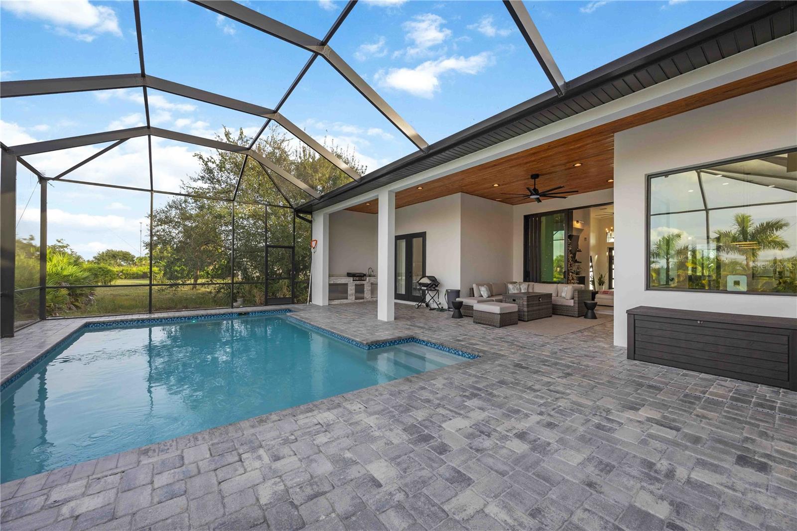 Image 45 of 66 For 8 Idle Court