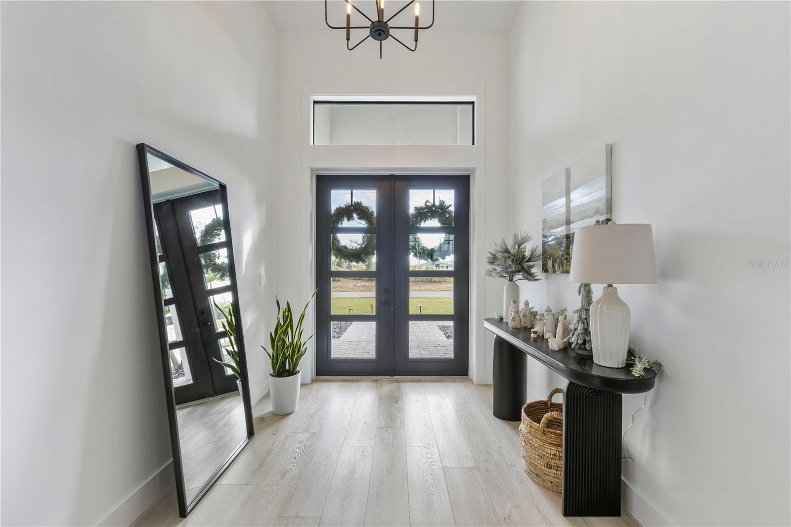 Image 8 of 66 For 8 Idle Court