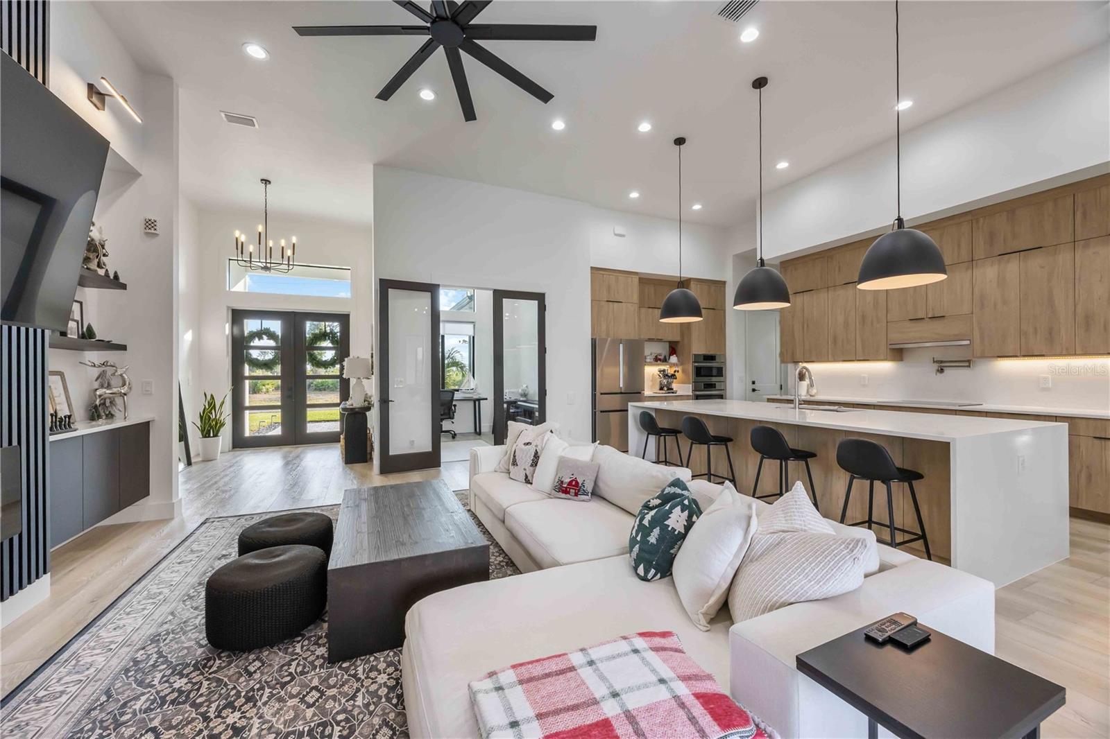 Image 9 of 66 For 8 Idle Court