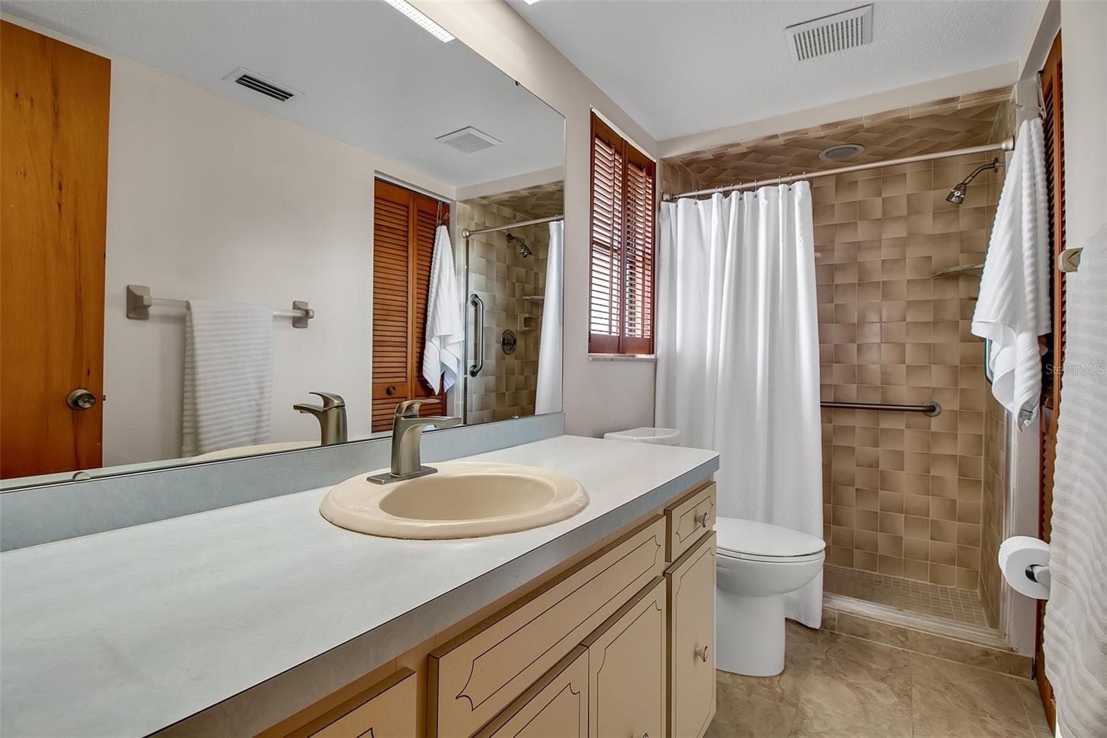 Image 24 of 37 For 7602 3rd Avenue Nw