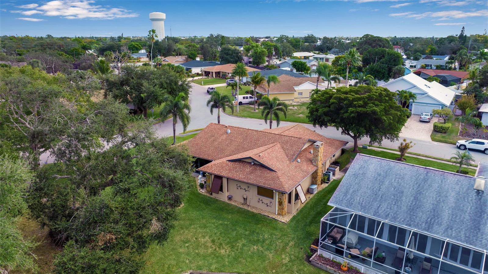 Image 5 of 37 For 7602 3rd Avenue Nw