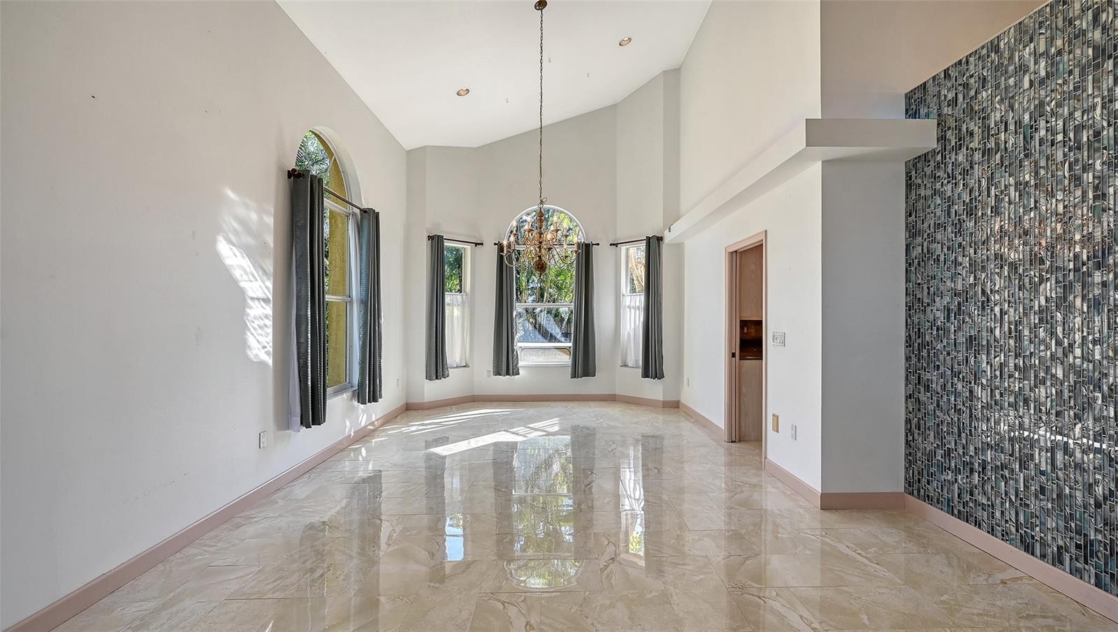 Image 6 of 29 For 2429 Whippoorwill Circle