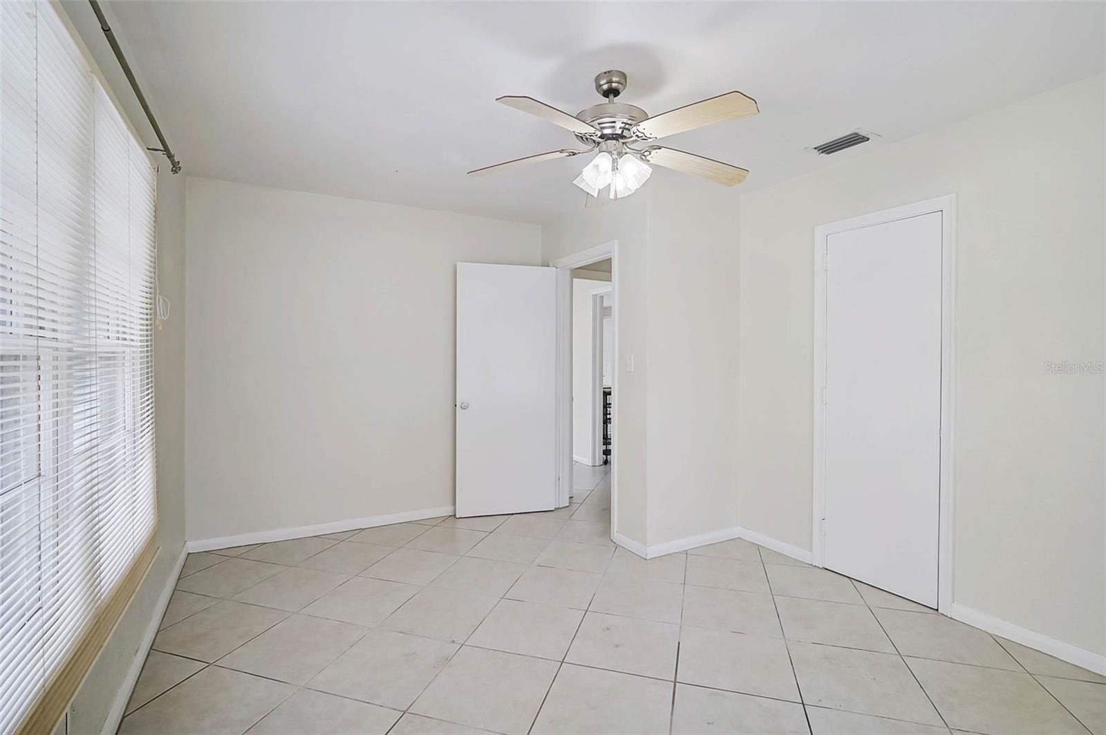 Image 16 of 39 For 1010 Indian Beach Drive