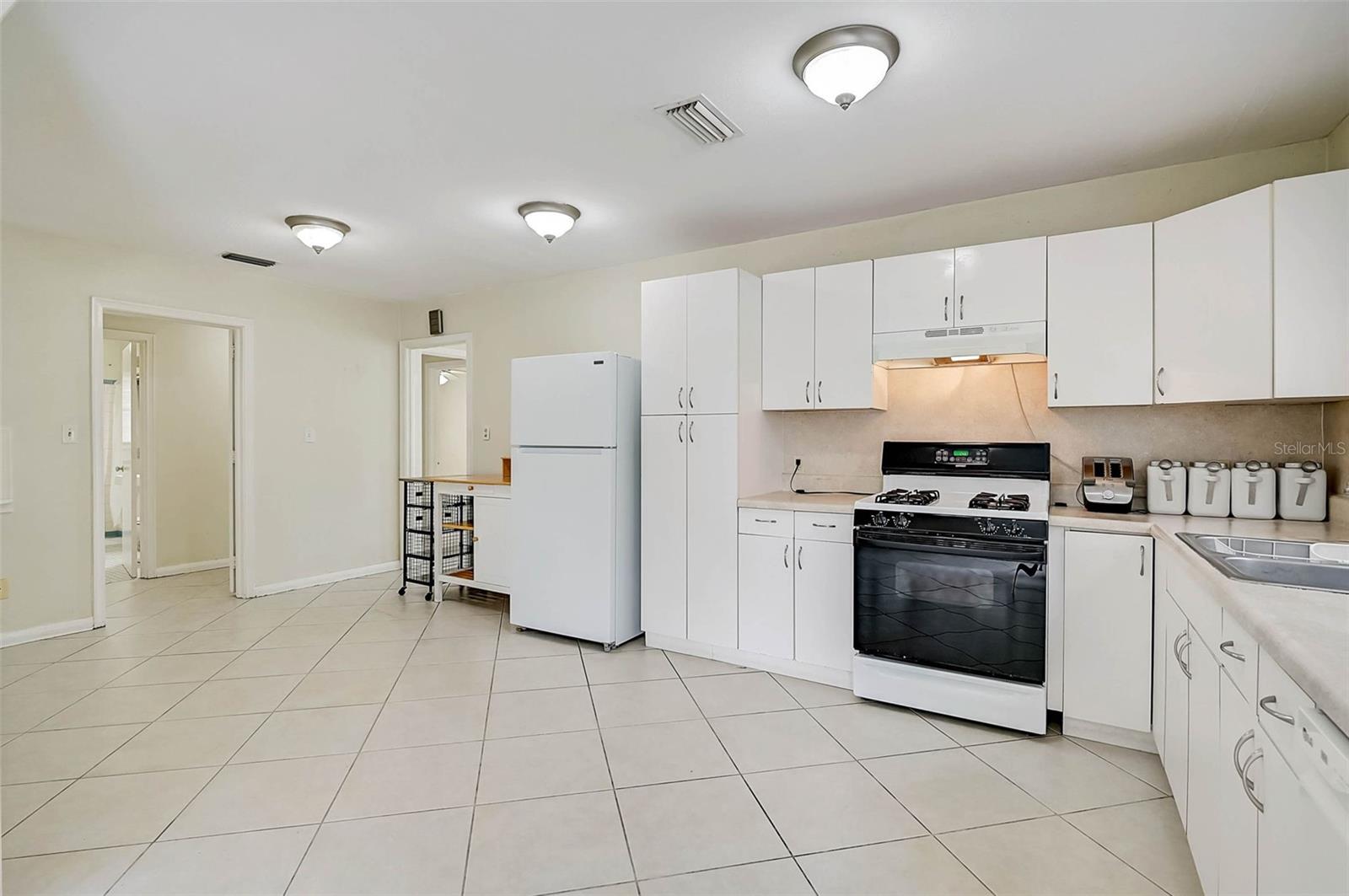 Image 24 of 39 For 1010 Indian Beach Drive