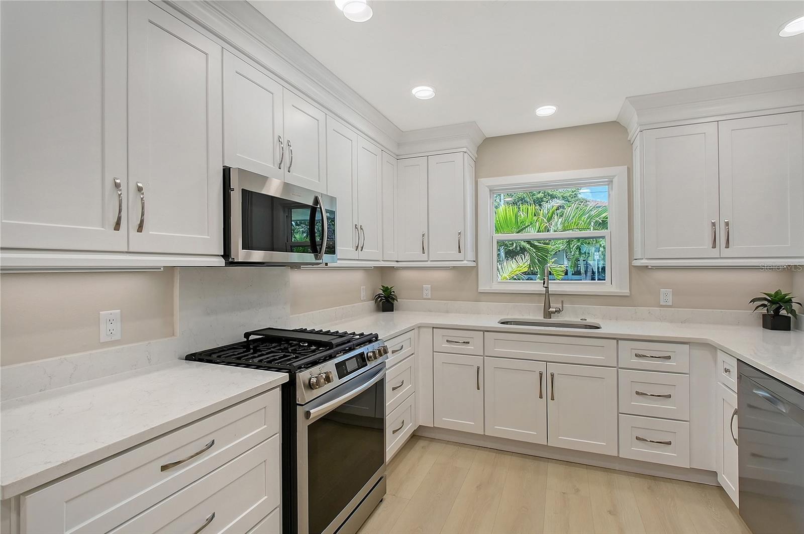 Image 17 of 75 For 444 Polk Drive