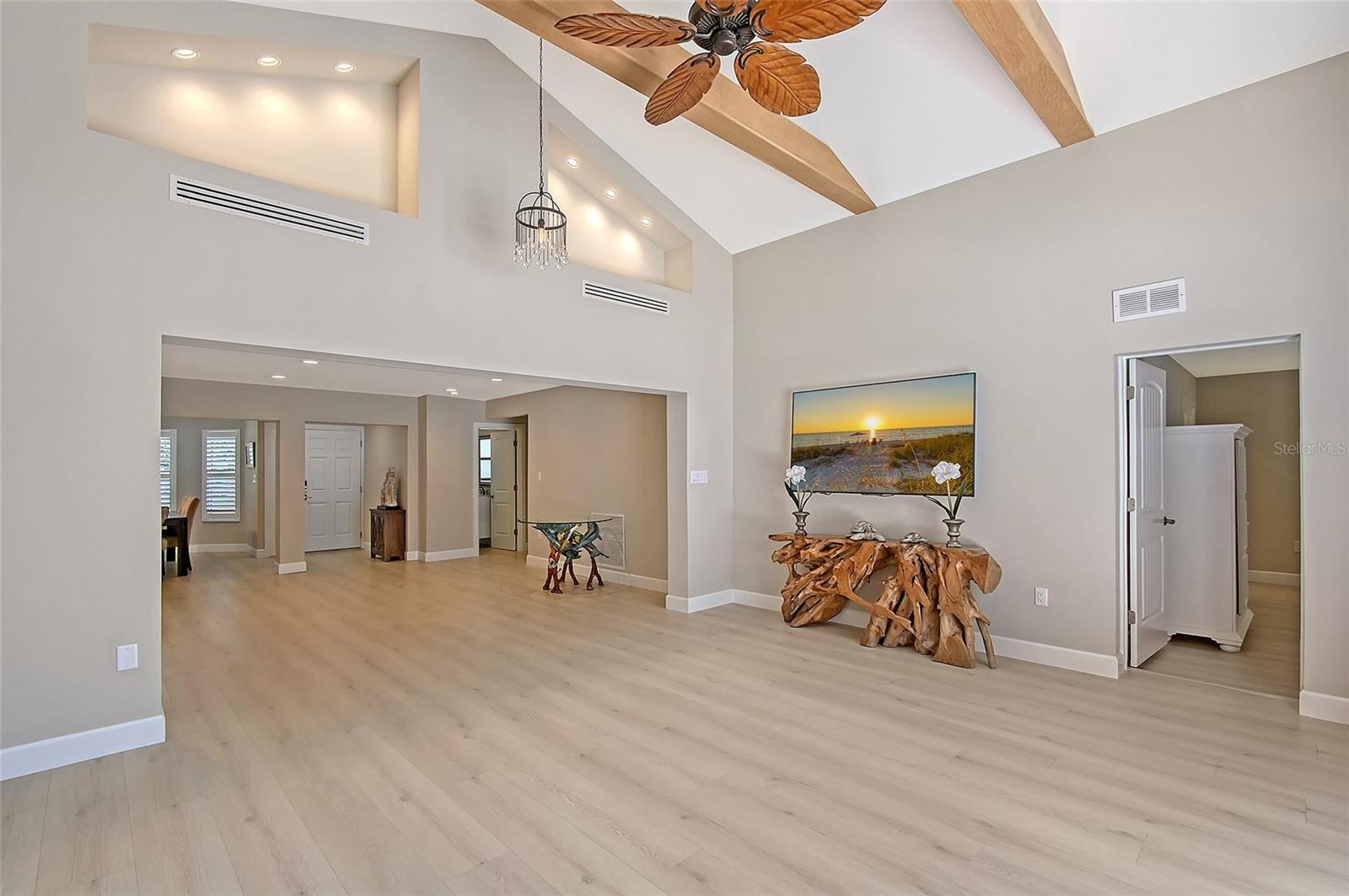 Image 7 of 75 For 444 Polk Drive