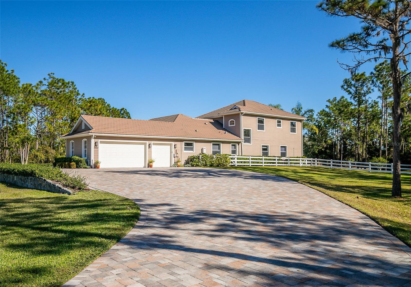 Image 21 of 99 For 20507 69th Avenue E