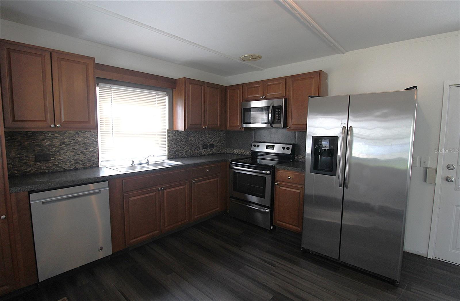 Image 3 of 19 For 503 51st Avenue W 503