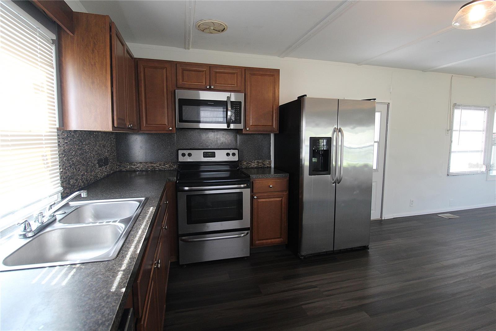 Image 4 of 19 For 503 51st Avenue W 503