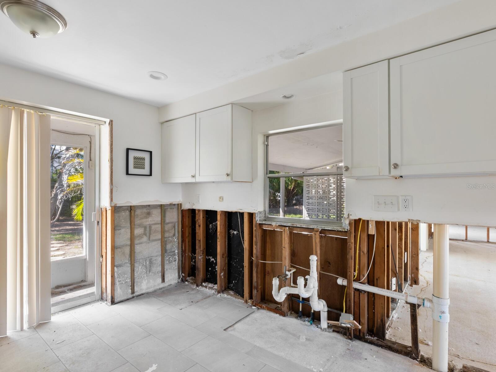 Image 11 of 50 For 734 Canal Road