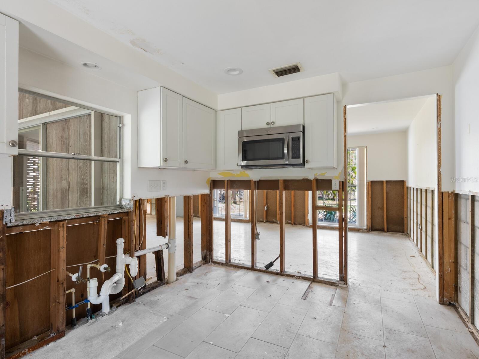 Image 12 of 50 For 734 Canal Road